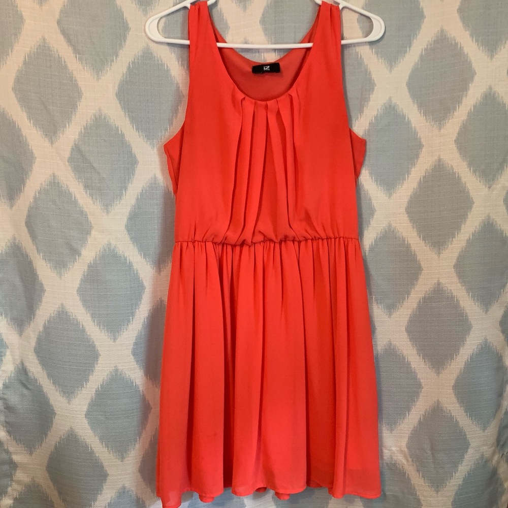 Iz Byer Coral Dress Size Large